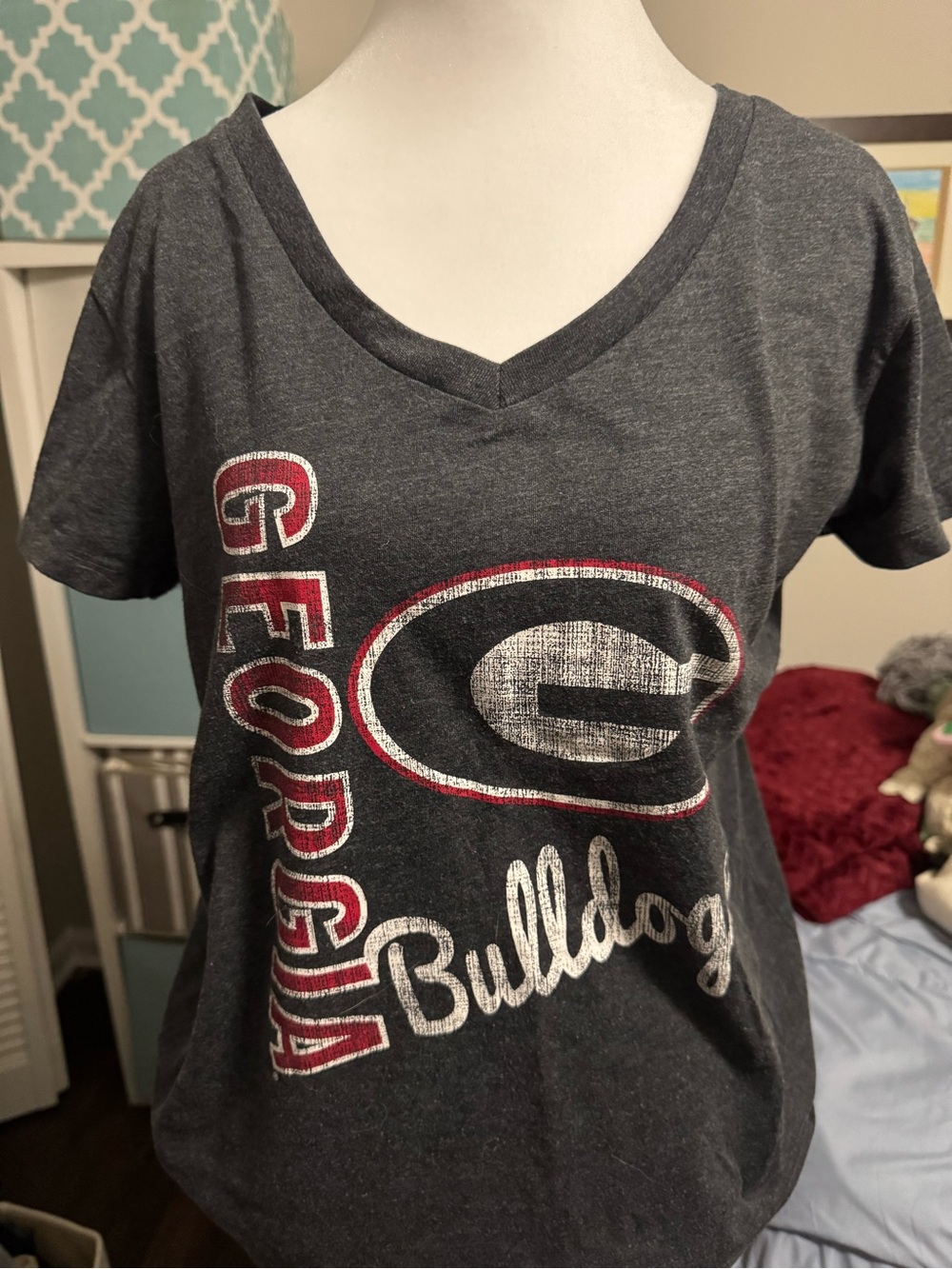 Colosseum Women's Georgia Bulldogs V-Neck Tee - Charcoal with Red & White Logo